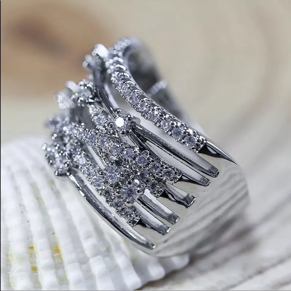 Women’s Luxury 925 Sterling Silver Diamond Ring - Picture 7 of 7